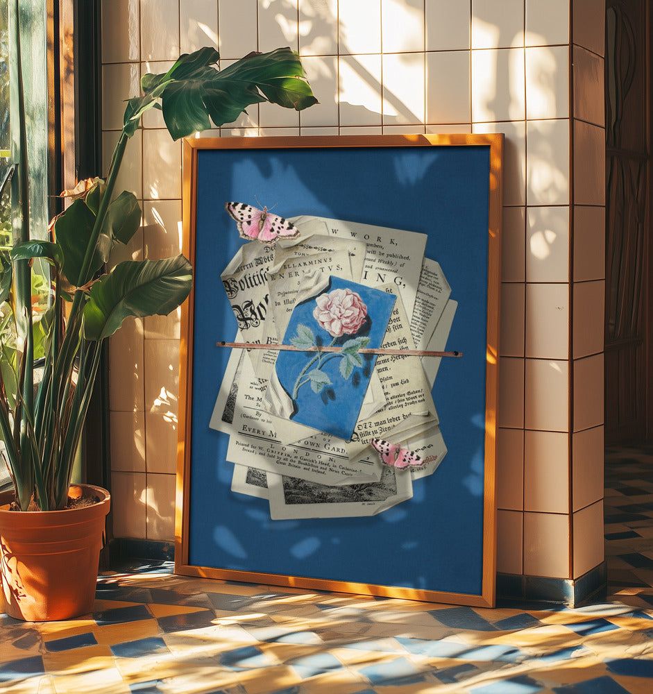 Rosa Rose umgeben von Vintage-Papier | Poster
