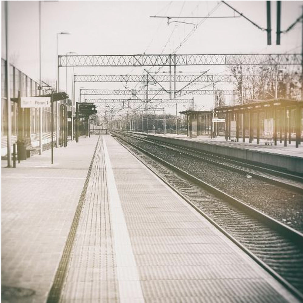 Fotografi av tågstationen Zyrardów i Polen | Affisch