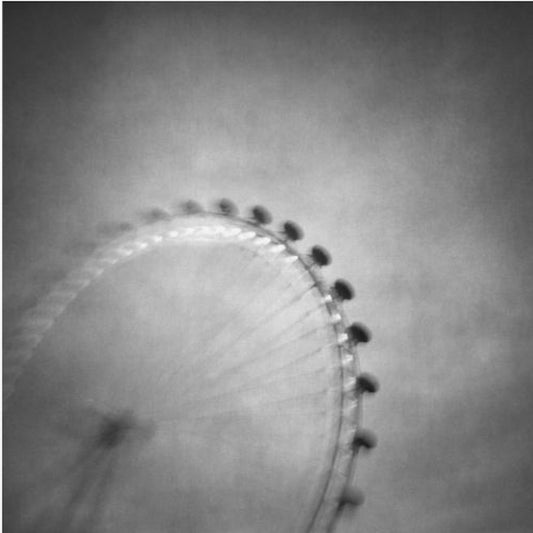 Spinning round | Canvas